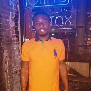 Meet your Posher, Bakari